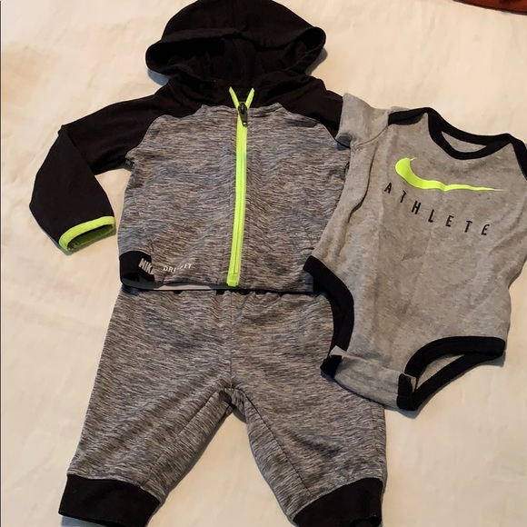 sweatsuit set nike
